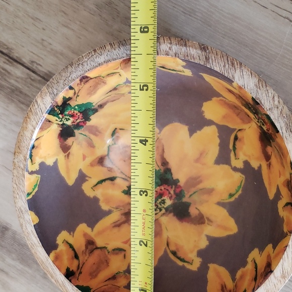 Mango wood bowl with flowers - Picture 5 of 7